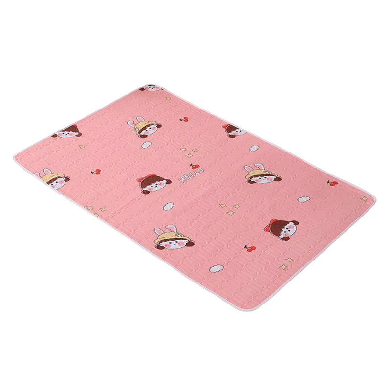 Tapis à langer nomade 50 × 70 cm — léger, pliable, surface facile à essuyer